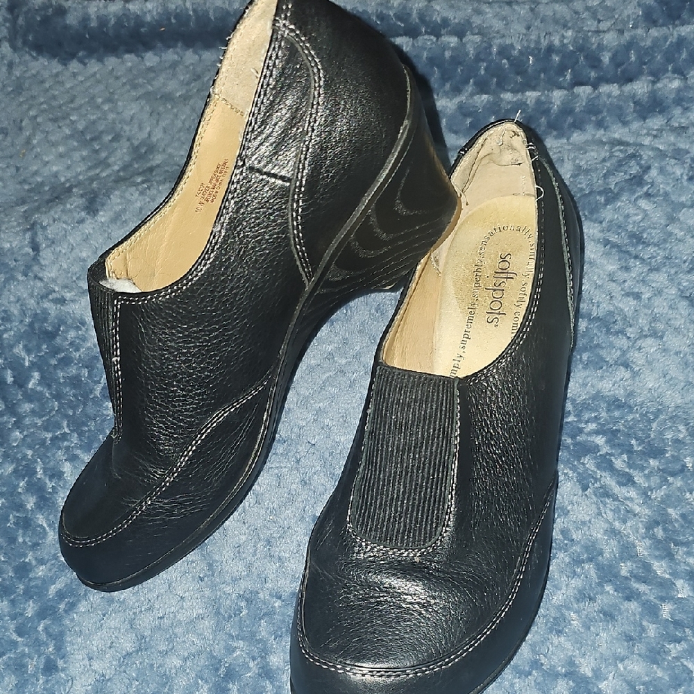 Softspots Black Leather Shoes